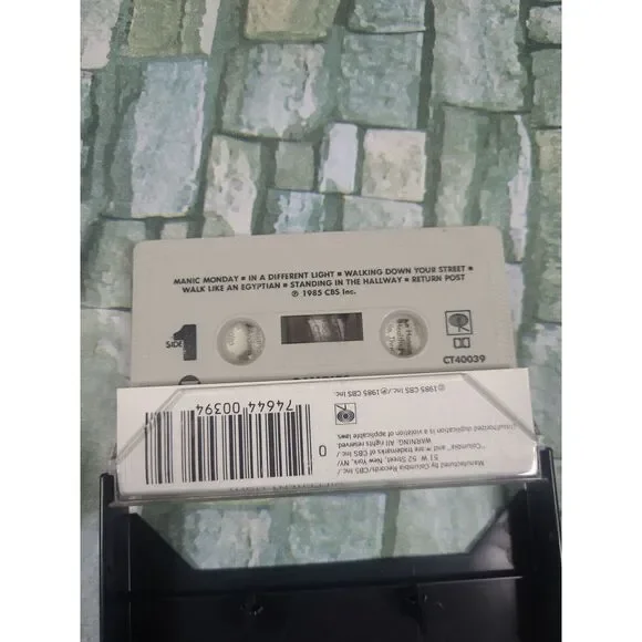 BANGLES A‎  Different Light by Bangles (Cassette Tape)  Mar-1986, Columbia) - Picture 3 of 3